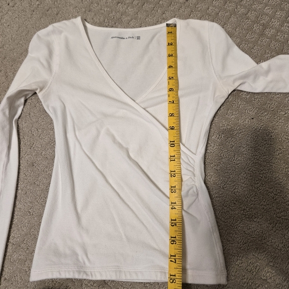 Abercrombie and Fitch Long Sleeve Top - Picture 2 of 10